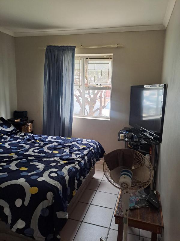 2 Bedroom Property for Sale in Uitzicht Western Cape